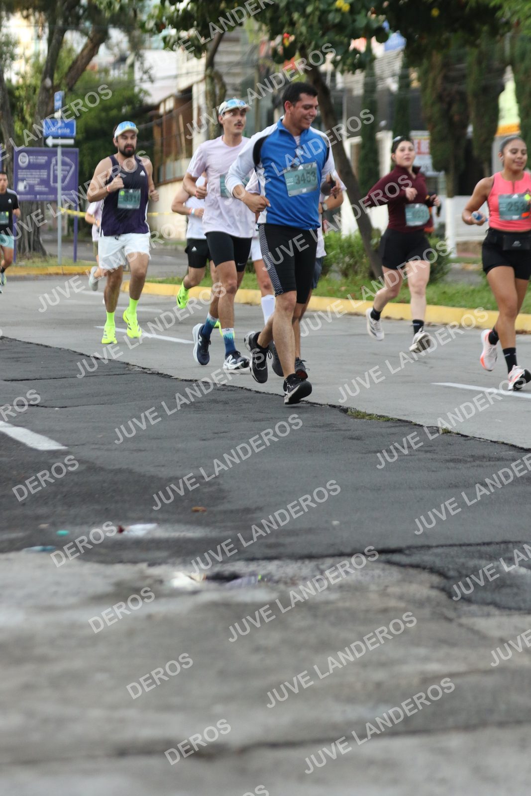Foto de ADIDAS SPLITS GUADALAJARA 15K / 30K en Av. San Ignacio esquina Av. Ignacio L. Vallarta, Zapopan a las 07:04 · dorsal 3453, 331