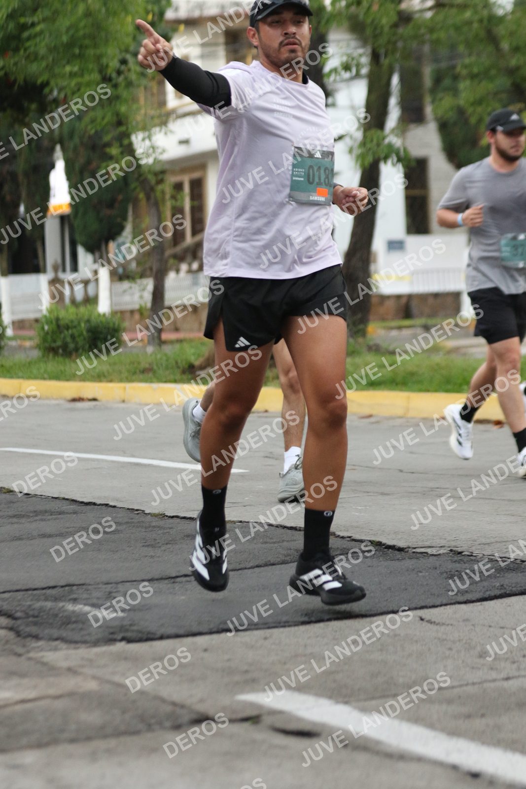 Foto de ADIDAS SPLITS GUADALAJARA 15K / 30K en Av. San Ignacio esquina Av. Ignacio L. Vallarta, Zapopan a las 06:56 · dorsal 182