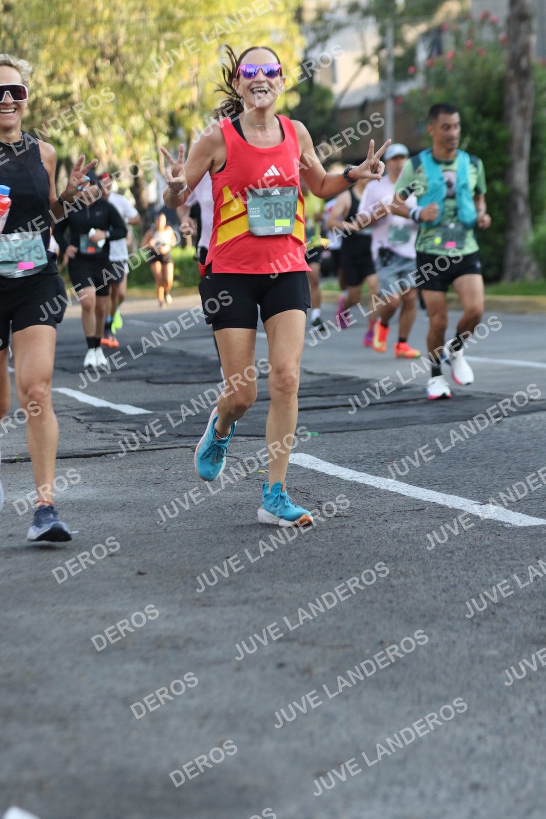 Foto de ADIDAS SPLITS GUADALAJARA 15K / 30K en Av. San Ignacio esquina Av. Ignacio L. Vallarta, Zapopan a las 07:39 · dorsal 3679
