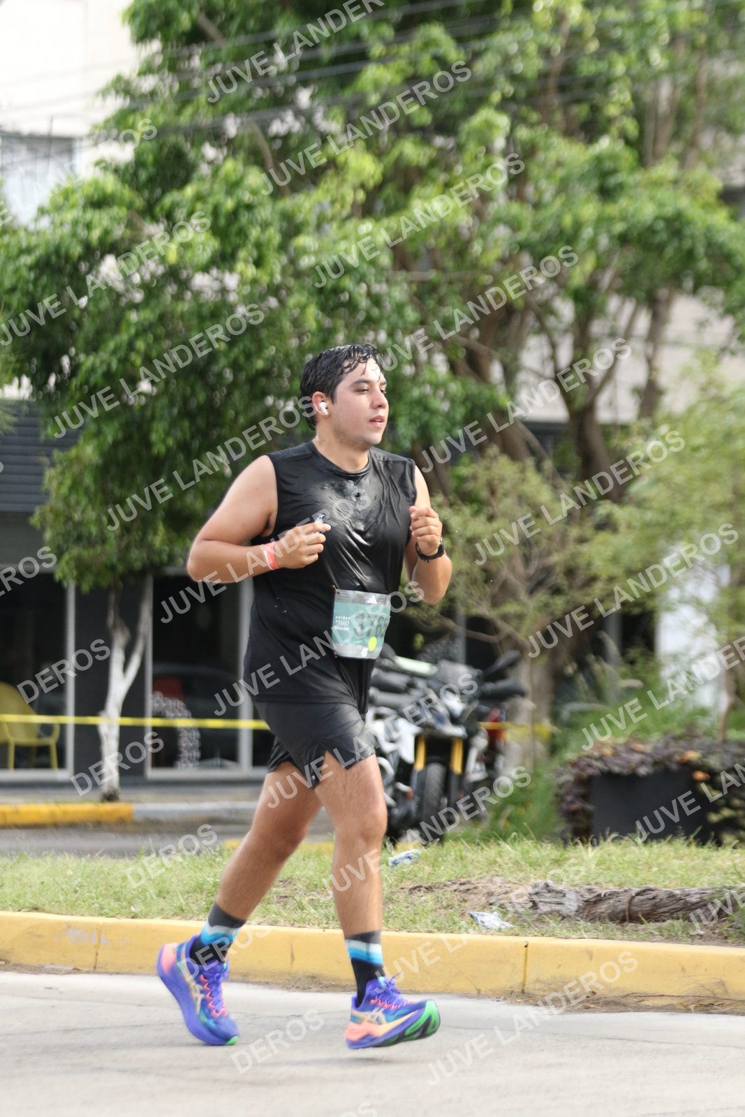 Foto de ADIDAS SPLITS GUADALAJARA 15K / 30K en Av. San Ignacio esquina Av. Ignacio L. Vallarta, Zapopan a las 09:02 · dorsal 3765