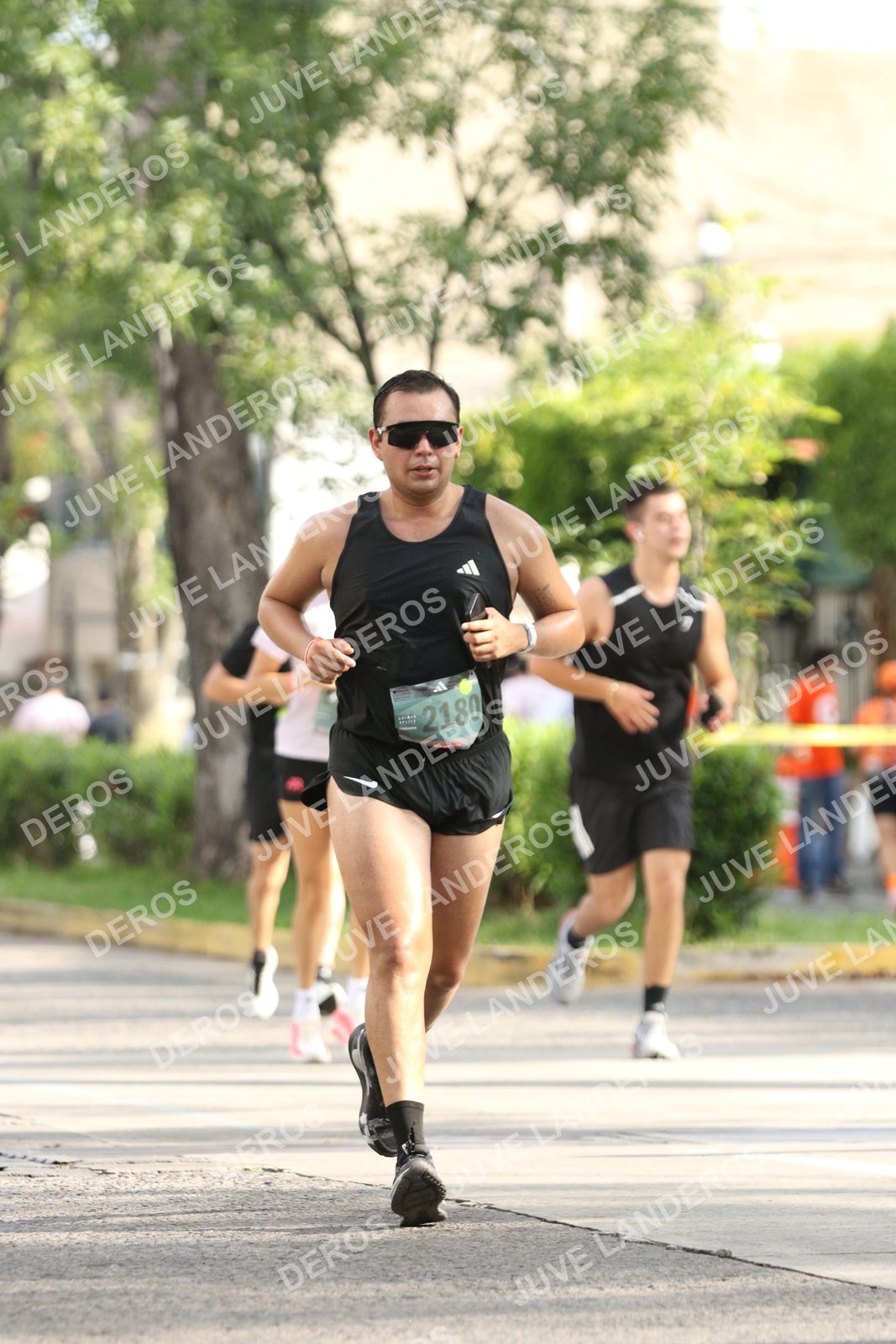 Foto de ADIDAS SPLITS GUADALAJARA 15K / 30K en Av. San Ignacio esquina Av. Ignacio L. Vallarta, Zapopan a las 08:58 · dorsal 2180