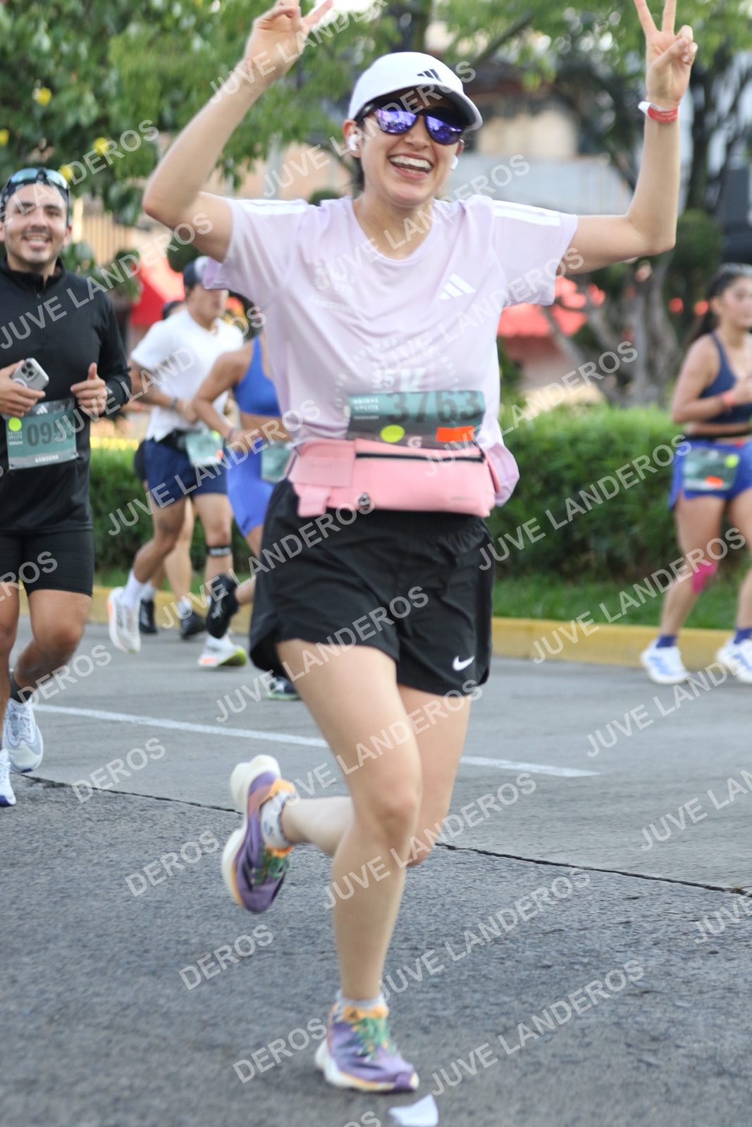 Foto de ADIDAS SPLITS GUADALAJARA 15K / 30K en Av. San Ignacio esquina Av. Ignacio L. Vallarta, Zapopan a las 07:32 · dorsal 953, 3763
