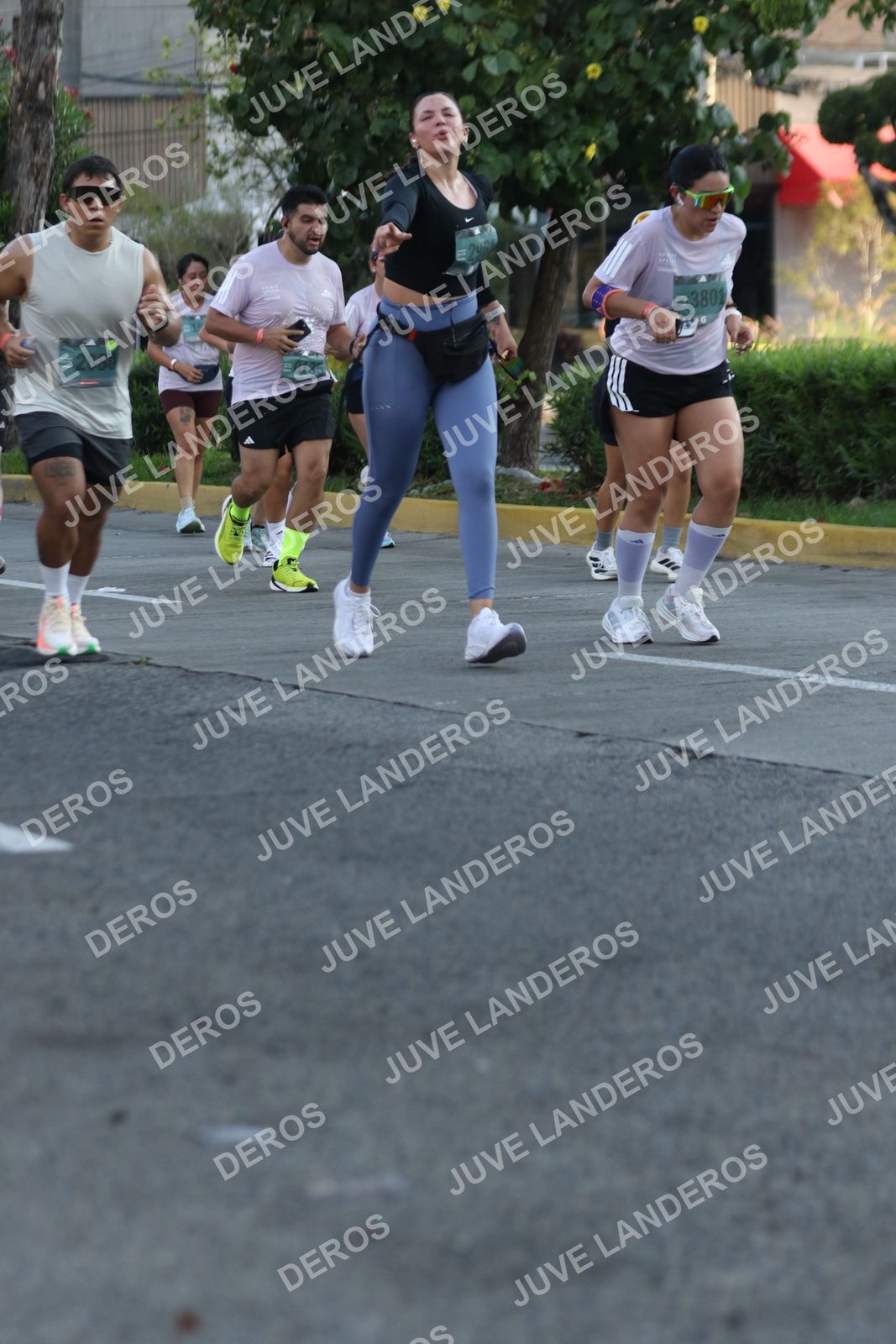 Foto de ADIDAS SPLITS GUADALAJARA 15K / 30K en Av. San Ignacio esquina Av. Ignacio L. Vallarta, Zapopan a las 07:37 · dorsal 2080, 3801