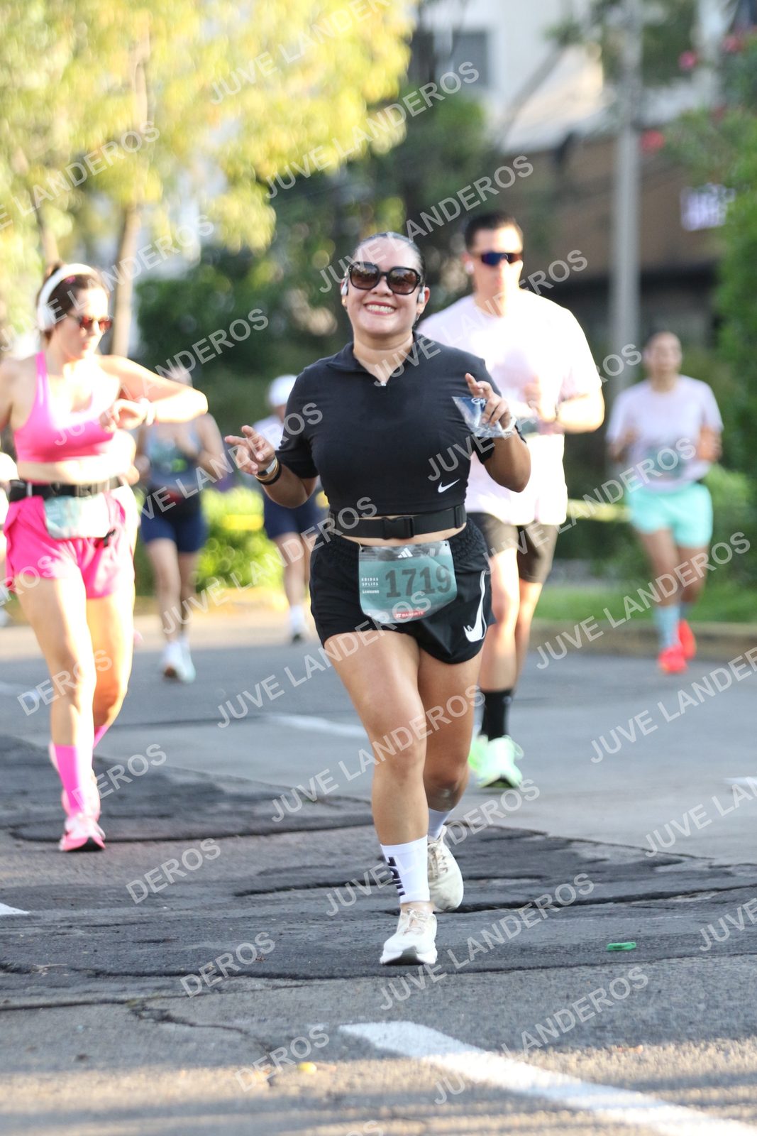 Foto de ADIDAS SPLITS GUADALAJARA 15K / 30K en Av. San Ignacio esquina Av. Ignacio L. Vallarta, Zapopan a las 07:49 · dorsal 1719