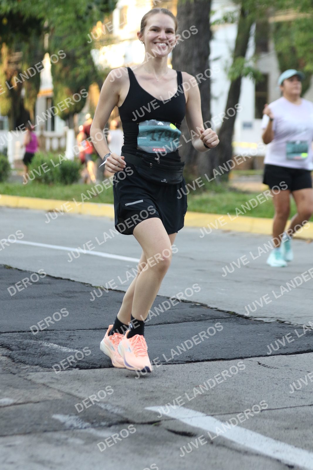 Foto de ADIDAS SPLITS GUADALAJARA 15K / 30K en Av. San Ignacio esquina Av. Ignacio L. Vallarta, Zapopan a las 07:20 · dorsal 1792