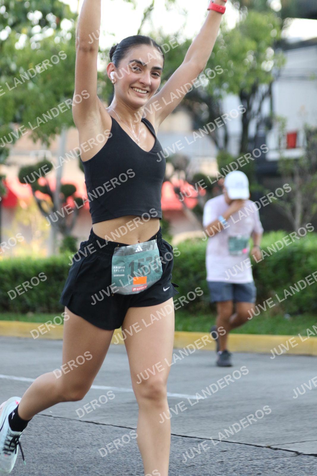 Foto de ADIDAS SPLITS GUADALAJARA 15K / 30K en Av. San Ignacio esquina Av. Ignacio L. Vallarta, Zapopan a las 07:37 · dorsal 1570