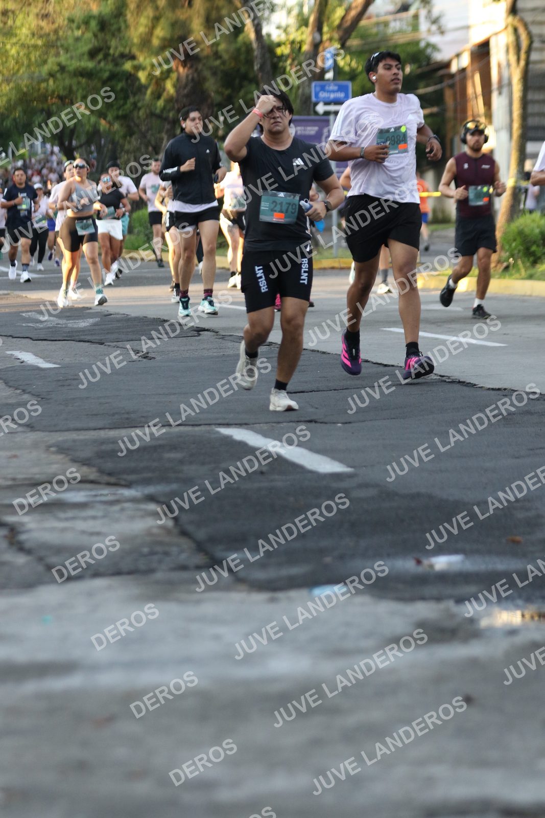 Foto de ADIDAS SPLITS GUADALAJARA 15K / 30K en Av. San Ignacio esquina Av. Ignacio L. Vallarta, Zapopan a las 07:17 · dorsal 2179