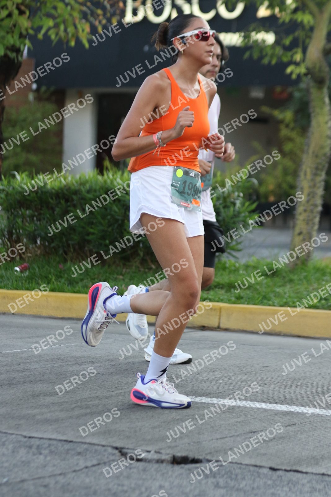 Foto de ADIDAS SPLITS GUADALAJARA 15K / 30K en Av. San Ignacio esquina Av. Ignacio L. Vallarta, Zapopan a las 07:30 · dorsal 1990