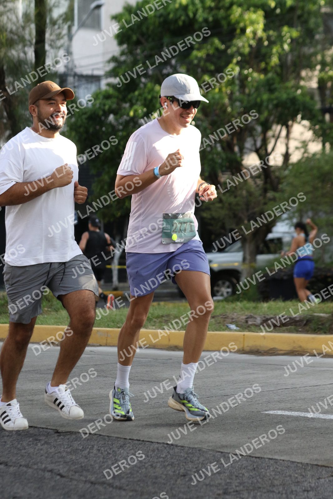 Foto de ADIDAS SPLITS GUADALAJARA 15K / 30K en Av. San Ignacio esquina Av. Ignacio L. Vallarta, Zapopan a las 08:41 · dorsal 2771