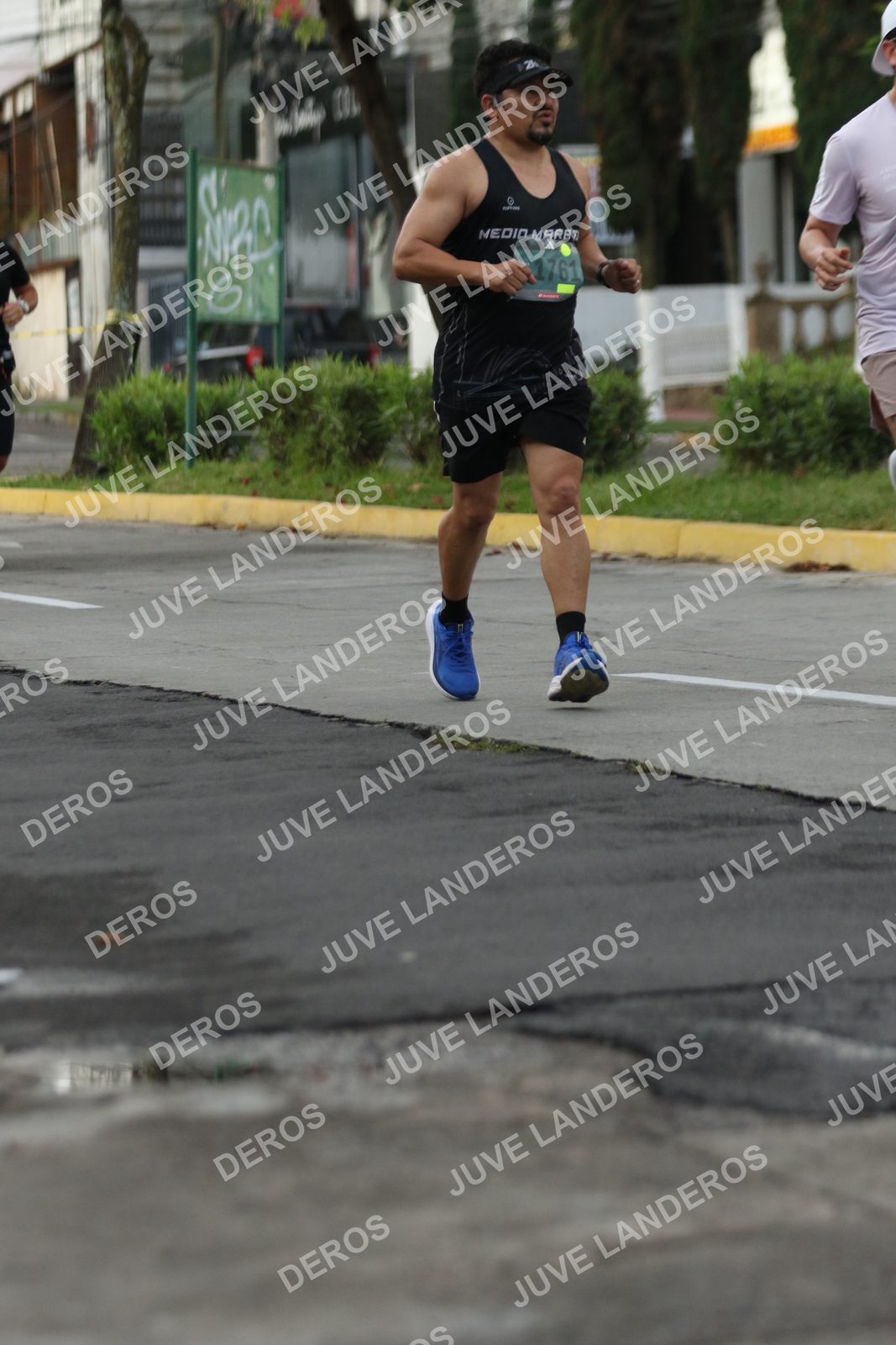 Foto de ADIDAS SPLITS GUADALAJARA 15K / 30K en Av. San Ignacio esquina Av. Ignacio L. Vallarta, Zapopan a las 07:01 · dorsal 1761