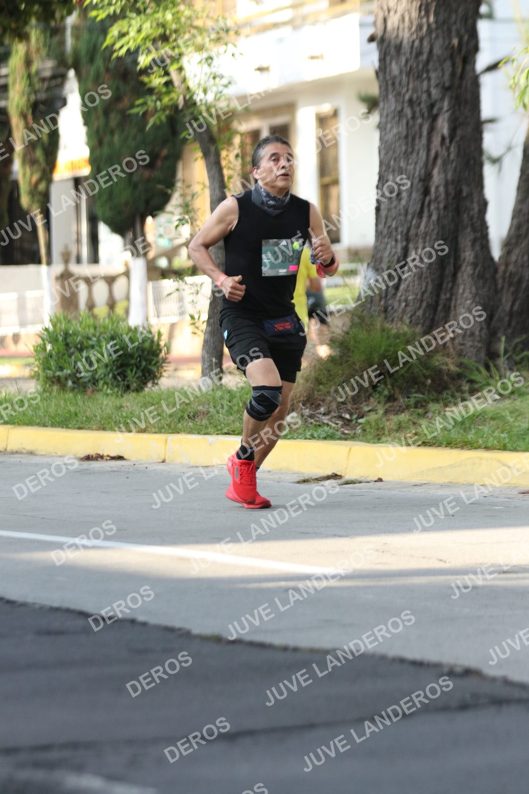 Foto de ADIDAS SPLITS GUADALAJARA 15K / 30K en Av. San Ignacio esquina Av. Ignacio L. Vallarta, Zapopan a las 08:26 · dorsal 2684