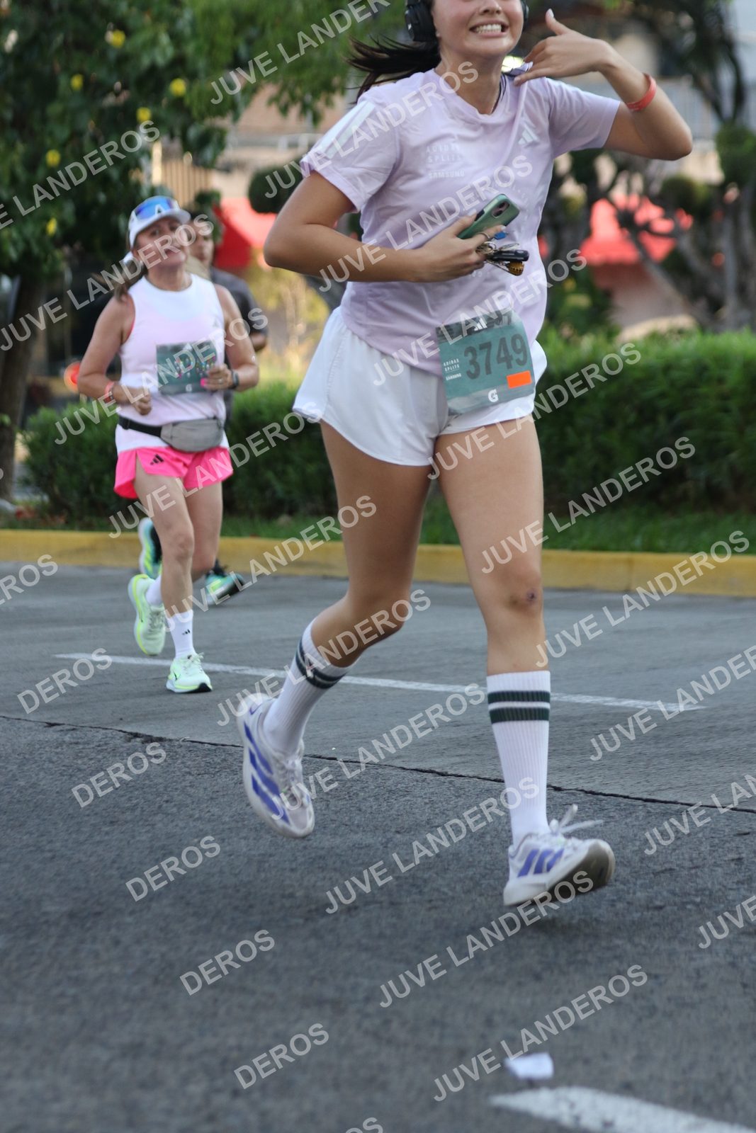 Foto de ADIDAS SPLITS GUADALAJARA 15K / 30K en Av. San Ignacio esquina Av. Ignacio L. Vallarta, Zapopan a las 07:38 · dorsal 3749