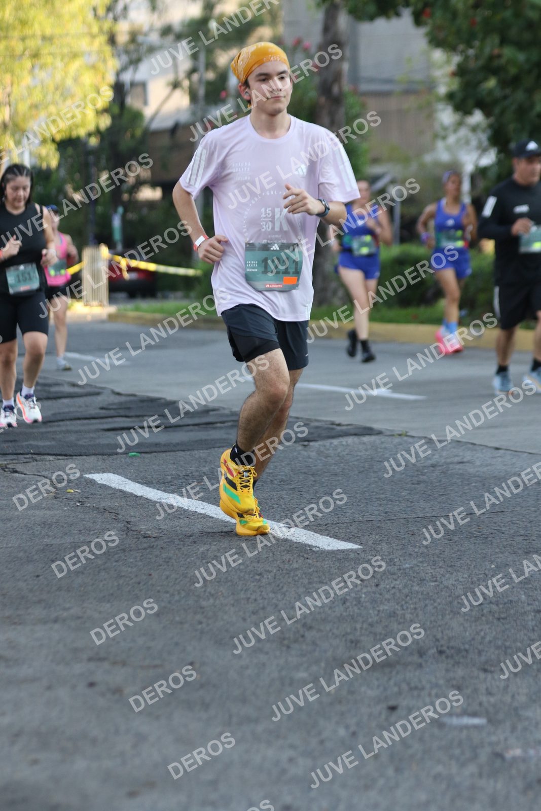 Foto de ADIDAS SPLITS GUADALAJARA 15K / 30K en Av. San Ignacio esquina Av. Ignacio L. Vallarta, Zapopan a las 07:41 · dorsal 1211, 151