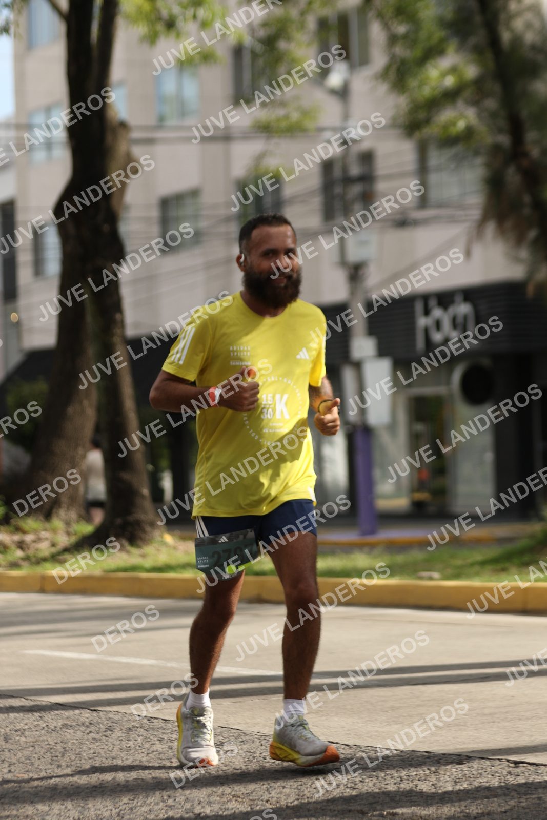 Foto de ADIDAS SPLITS GUADALAJARA 15K / 30K en Av. San Ignacio esquina Av. Ignacio L. Vallarta, Zapopan a las 09:12 · dorsal 2797