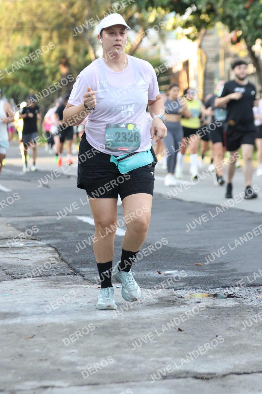 Foto de ADIDAS SPLITS GUADALAJARA 15K / 30K en Av. San Ignacio esquina Av. Ignacio L. Vallarta, Zapopan a las 07:19 · dorsal 2326, 15, 30