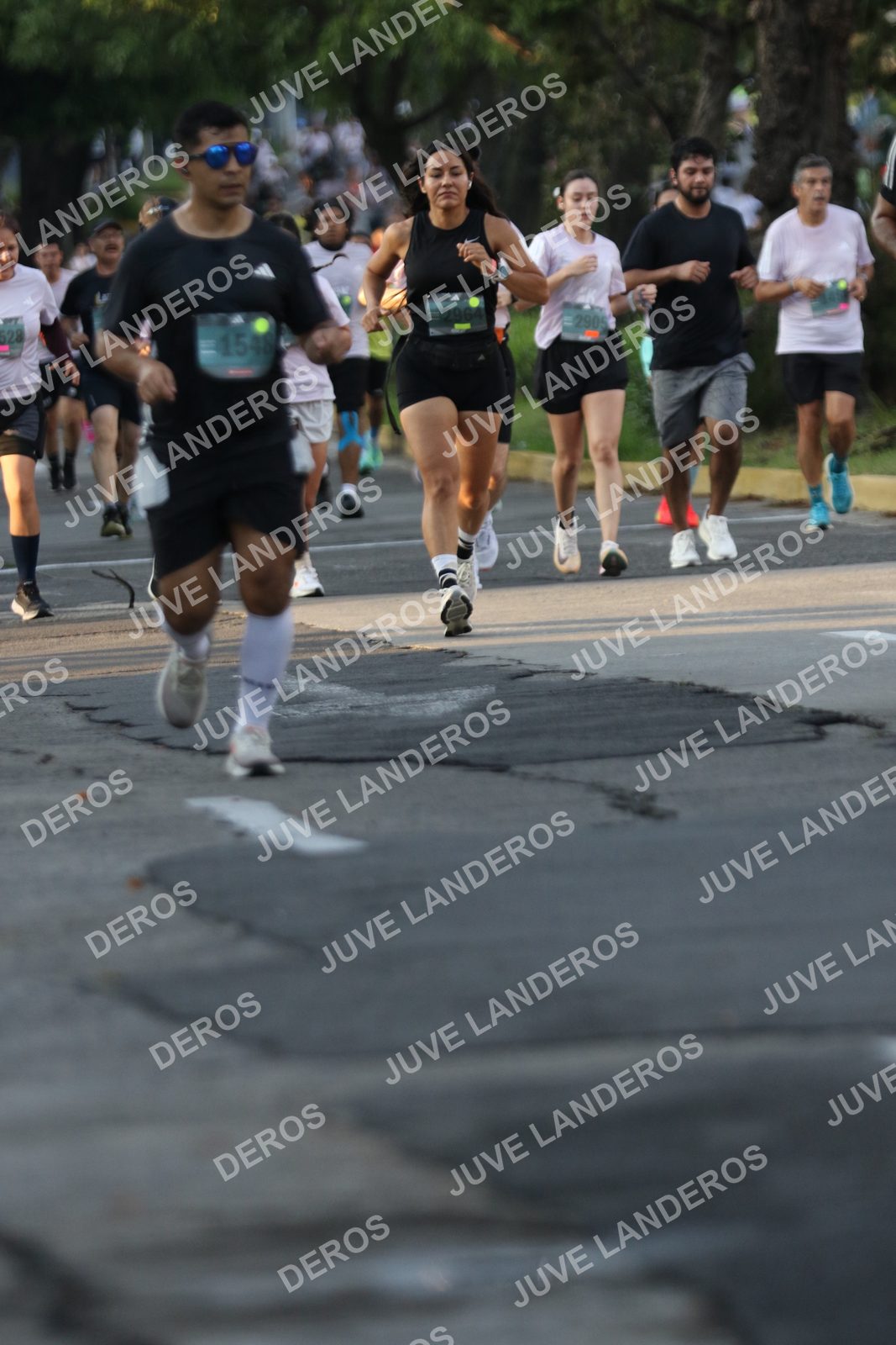 Foto de ADIDAS SPLITS GUADALAJARA 15K / 30K en Av. San Ignacio esquina Av. Ignacio L. Vallarta, Zapopan a las 07:17 · dorsal 1548, 2964