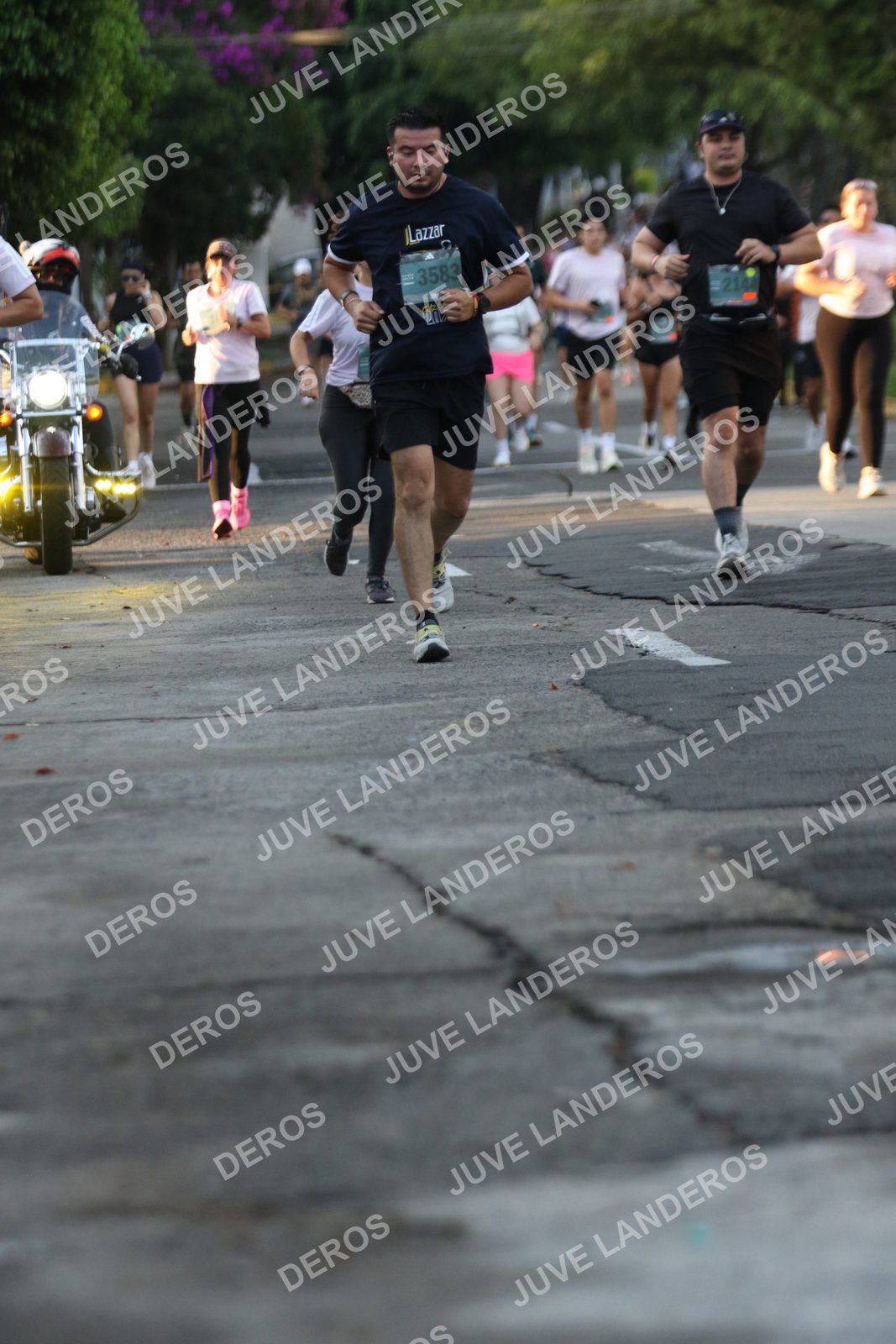 Foto de ADIDAS SPLITS GUADALAJARA 15K / 30K en Av. San Ignacio esquina Av. Ignacio L. Vallarta, Zapopan a las 07:15 · dorsal 3583, 214