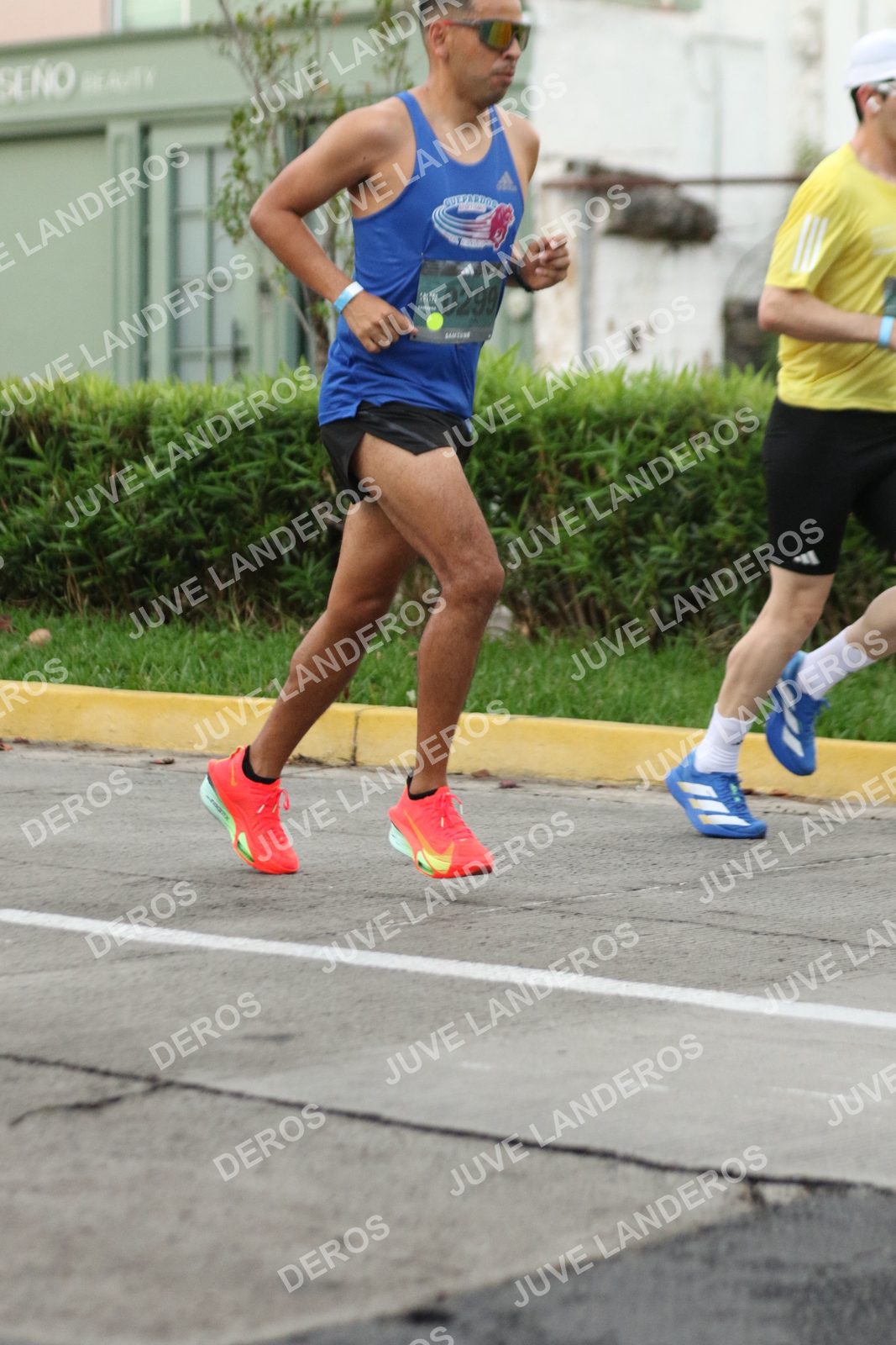 Foto de ADIDAS SPLITS GUADALAJARA 15K / 30K en Av. San Ignacio esquina Av. Ignacio L. Vallarta, Zapopan a las 06:54 · dorsal 299