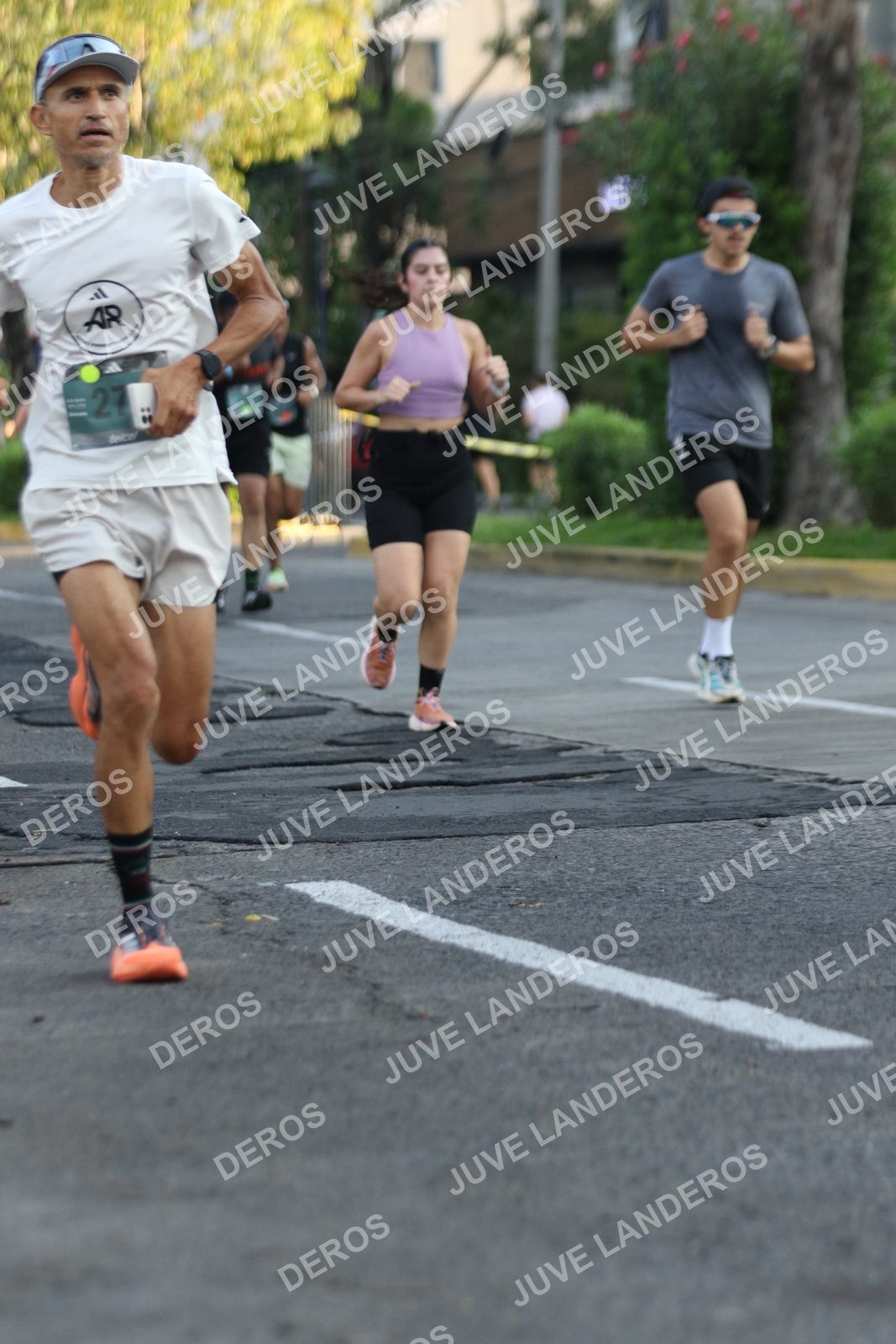 Foto de ADIDAS SPLITS GUADALAJARA 15K / 30K en Av. San Ignacio esquina Av. Ignacio L. Vallarta, Zapopan a las 07:28 · dorsal 27