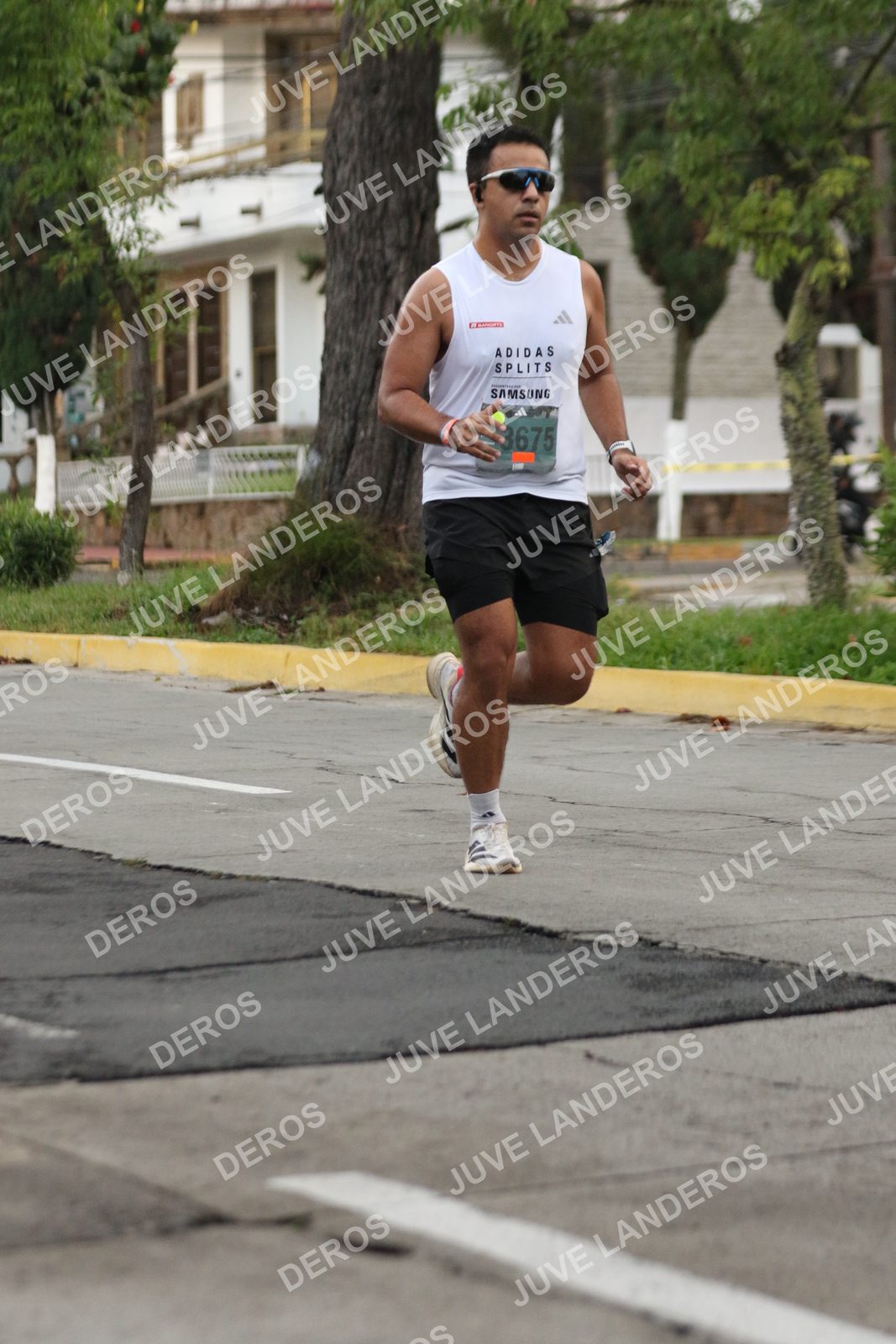 Foto de ADIDAS SPLITS GUADALAJARA 15K / 30K en Av. San Ignacio esquina Av. Ignacio L. Vallarta, Zapopan a las 06:52 · dorsal 3675