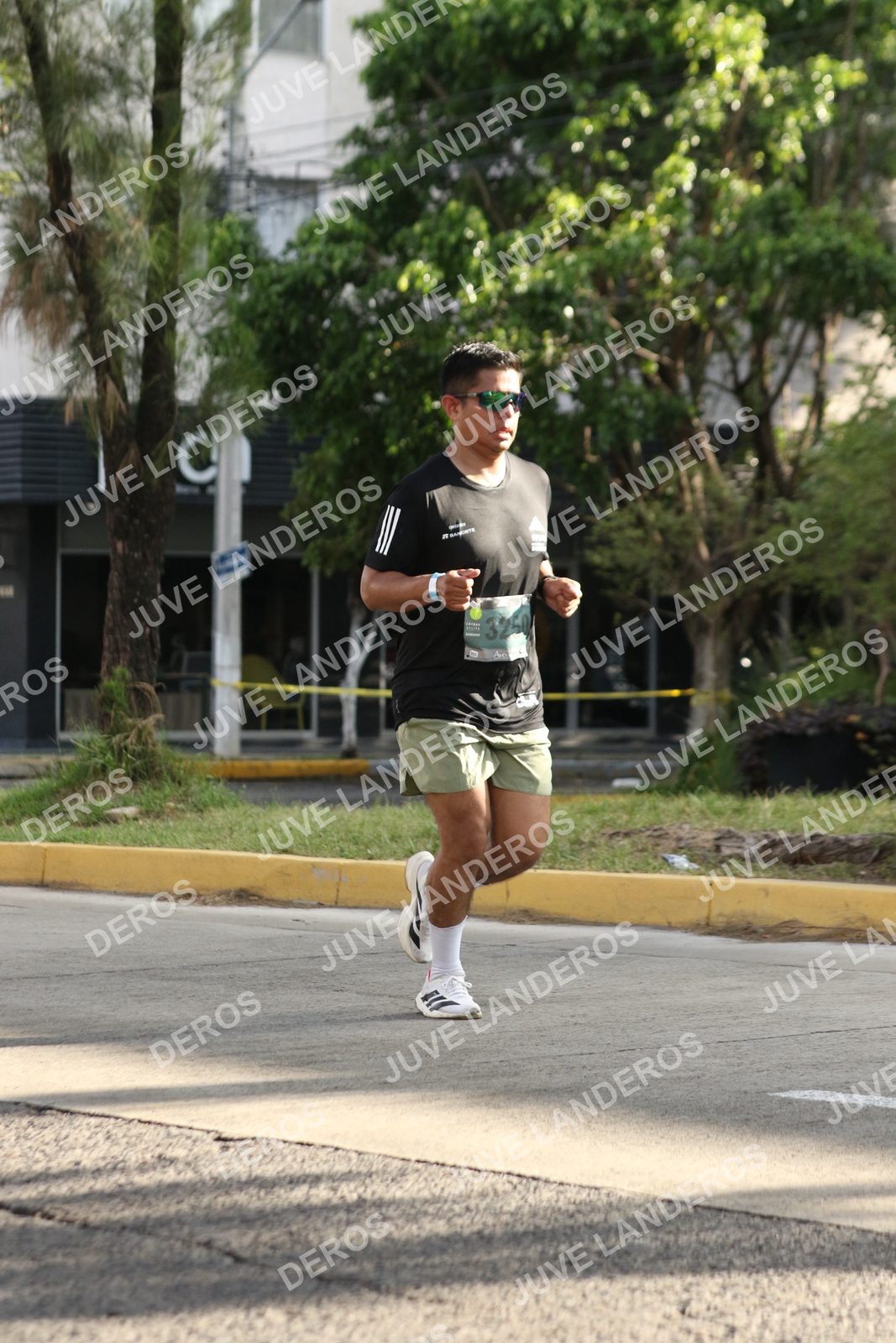 Foto de ADIDAS SPLITS GUADALAJARA 15K / 30K en Av. San Ignacio esquina Av. Ignacio L. Vallarta, Zapopan a las 08:50 · dorsal 3250