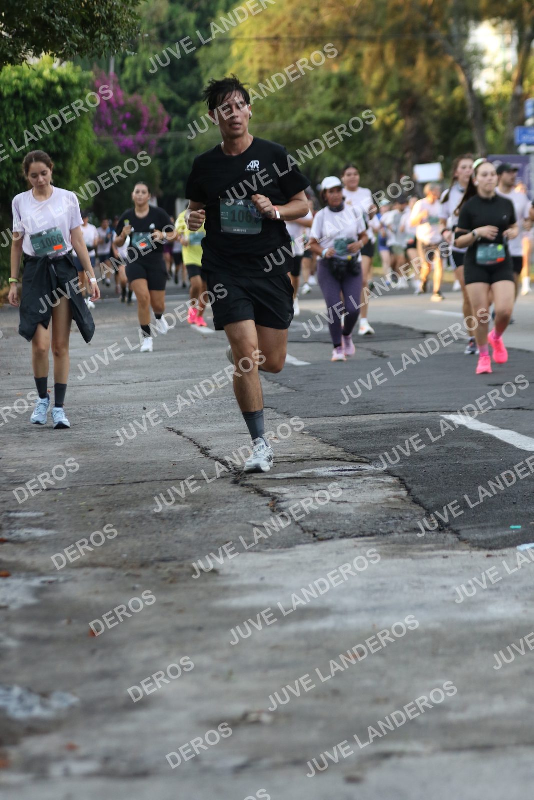 Foto de ADIDAS SPLITS GUADALAJARA 15K / 30K en Av. San Ignacio esquina Av. Ignacio L. Vallarta, Zapopan a las 07:10 · dorsal 1066