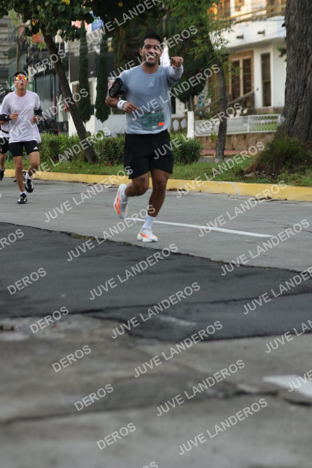 Foto de ADIDAS SPLITS GUADALAJARA 15K / 30K en Av. San Ignacio esquina Av. Ignacio L. Vallarta, Zapopan a las 07:04 · dorsal 2458