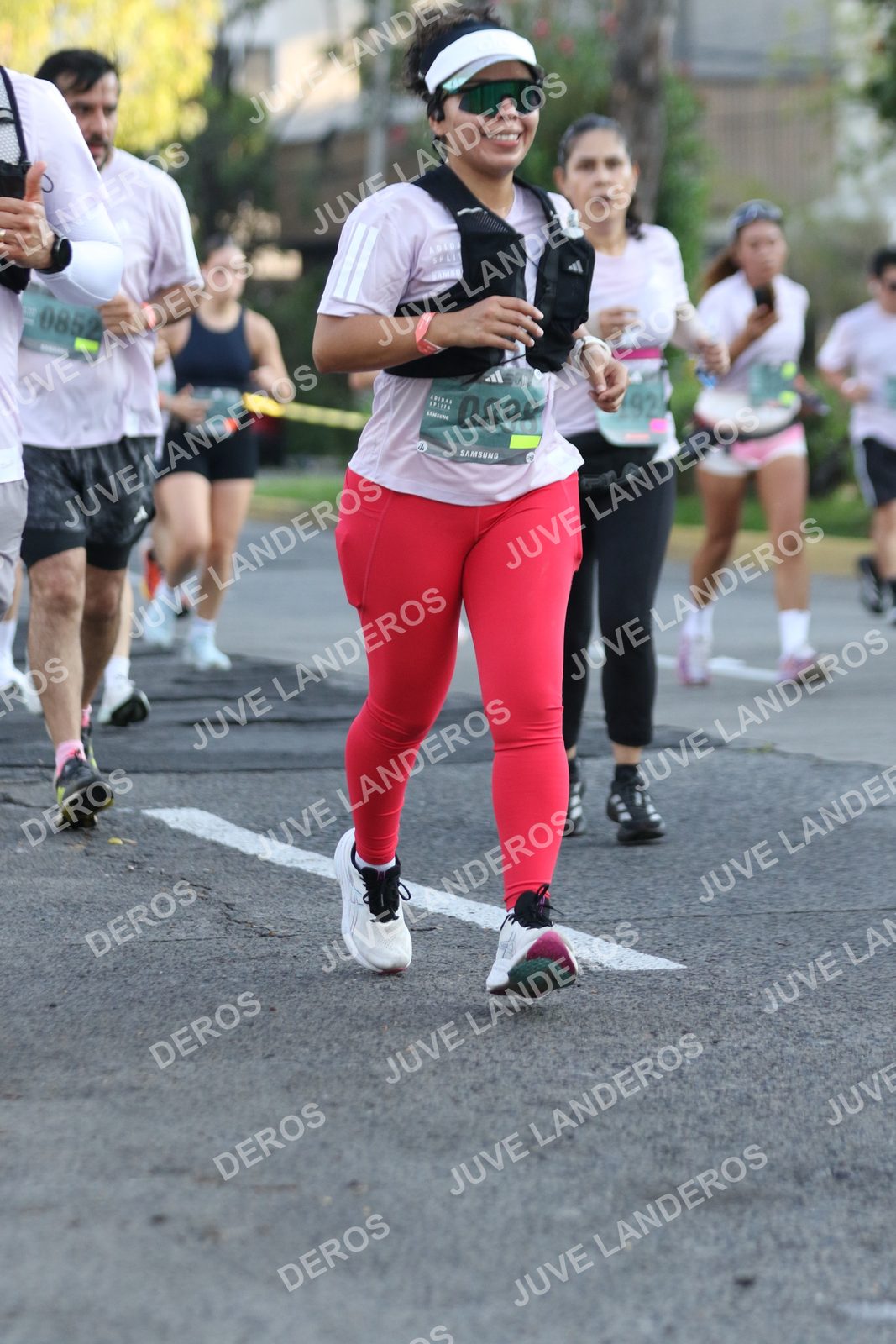 Foto de ADIDAS SPLITS GUADALAJARA 15K / 30K en Av. San Ignacio esquina Av. Ignacio L. Vallarta, Zapopan a las 07:41 · dorsal 852, 898