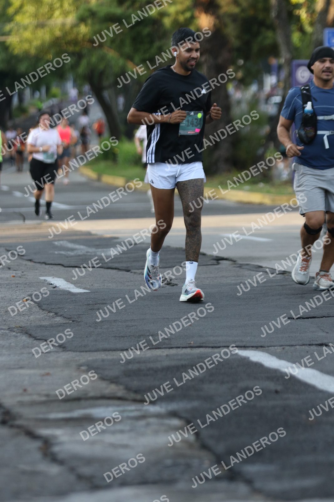 Foto de ADIDAS SPLITS GUADALAJARA 15K / 30K en Av. San Ignacio esquina Av. Ignacio L. Vallarta, Zapopan a las 07:22 · dorsal 1434