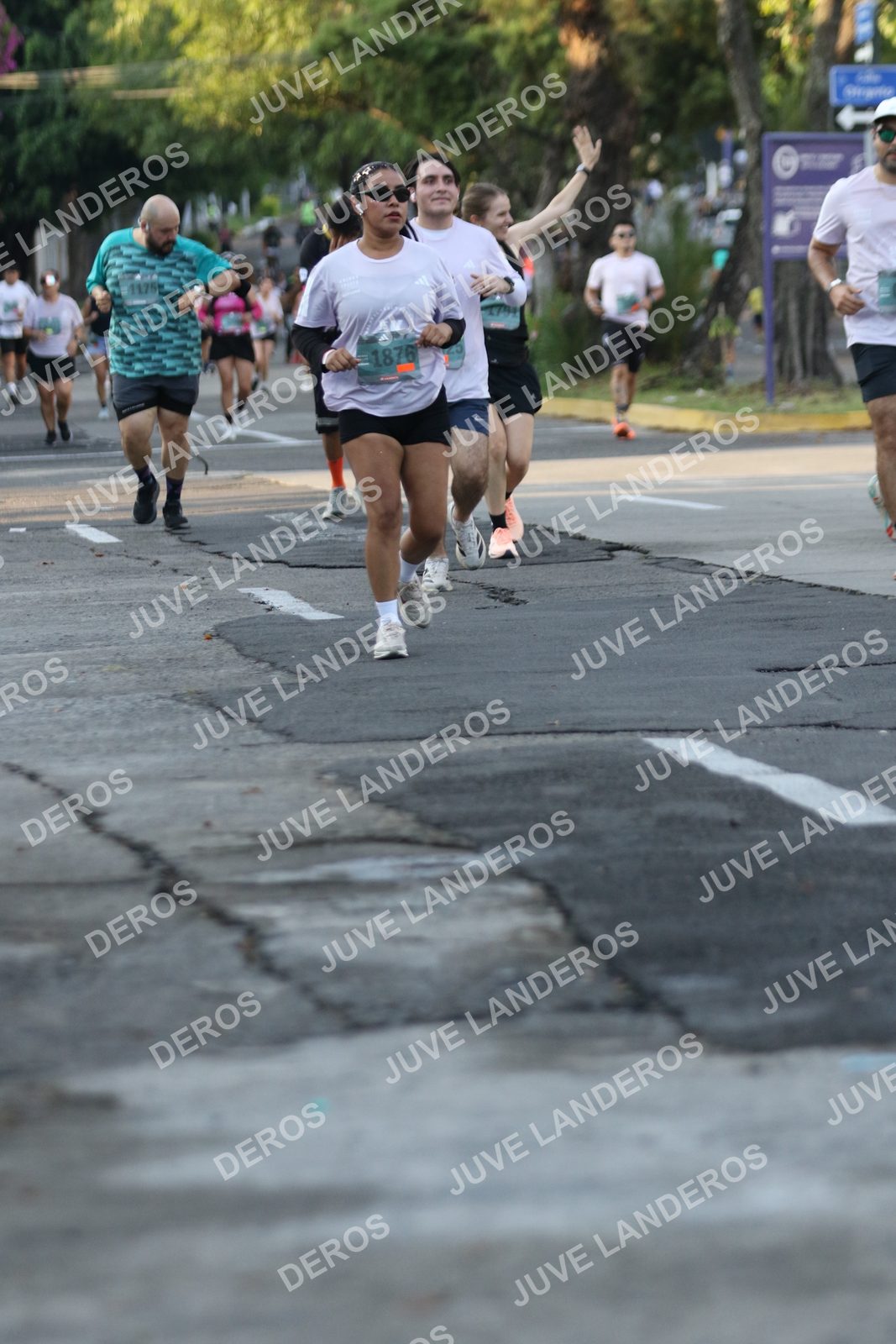 Foto de ADIDAS SPLITS GUADALAJARA 15K / 30K en Av. San Ignacio esquina Av. Ignacio L. Vallarta, Zapopan a las 07:20 · dorsal 1876