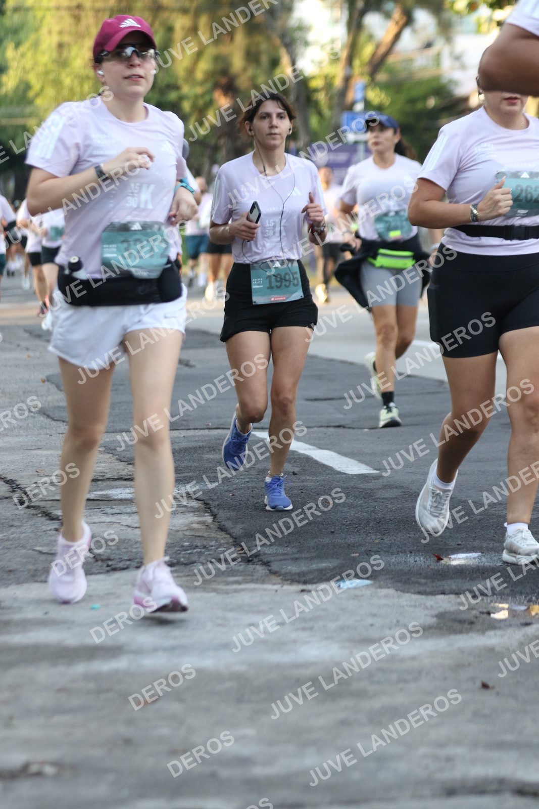 Foto de ADIDAS SPLITS GUADALAJARA 15K / 30K en Av. San Ignacio esquina Av. Ignacio L. Vallarta, Zapopan a las 07:18 · dorsal 3272, 1995, 15, 30