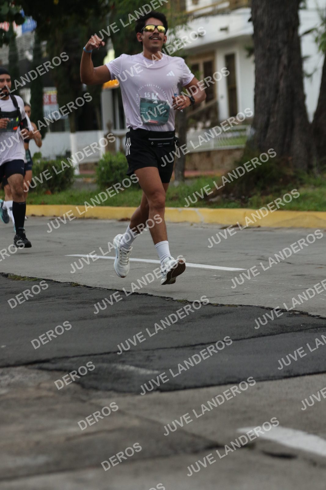 Foto de ADIDAS SPLITS GUADALAJARA 15K / 30K en Av. San Ignacio esquina Av. Ignacio L. Vallarta, Zapopan a las 06:56 · dorsal 2352, 15