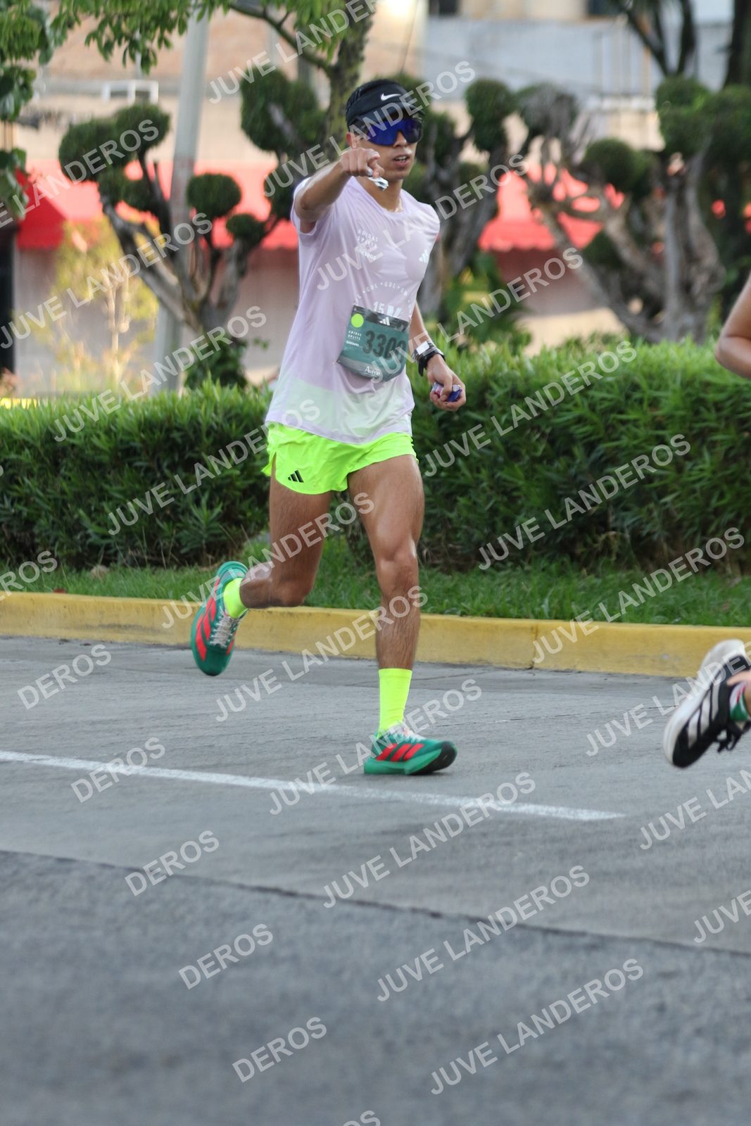 Foto de ADIDAS SPLITS GUADALAJARA 15K / 30K en Av. San Ignacio esquina Av. Ignacio L. Vallarta, Zapopan a las 07:29 · dorsal 3300