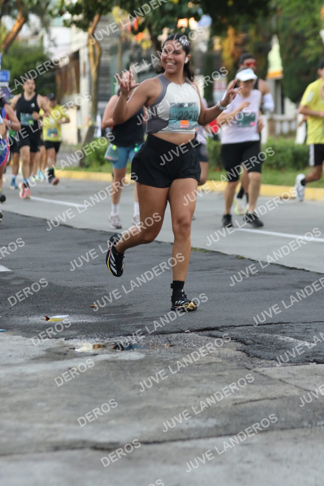 Foto de ADIDAS SPLITS GUADALAJARA 15K / 30K en Av. San Ignacio esquina Av. Ignacio L. Vallarta, Zapopan a las 07:08 · dorsal 2270