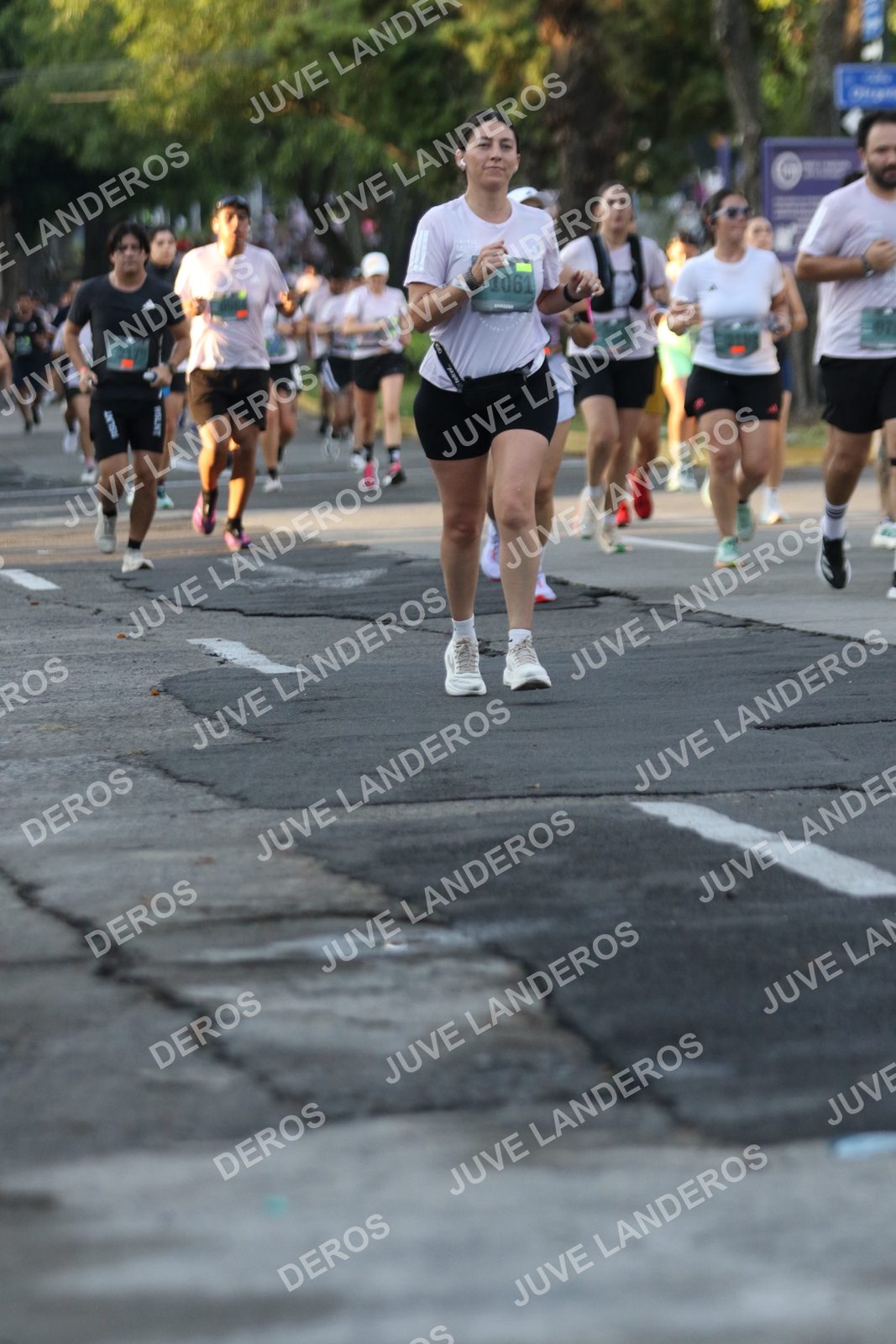 Foto de ADIDAS SPLITS GUADALAJARA 15K / 30K en Av. San Ignacio esquina Av. Ignacio L. Vallarta, Zapopan a las 07:17 · dorsal 1061