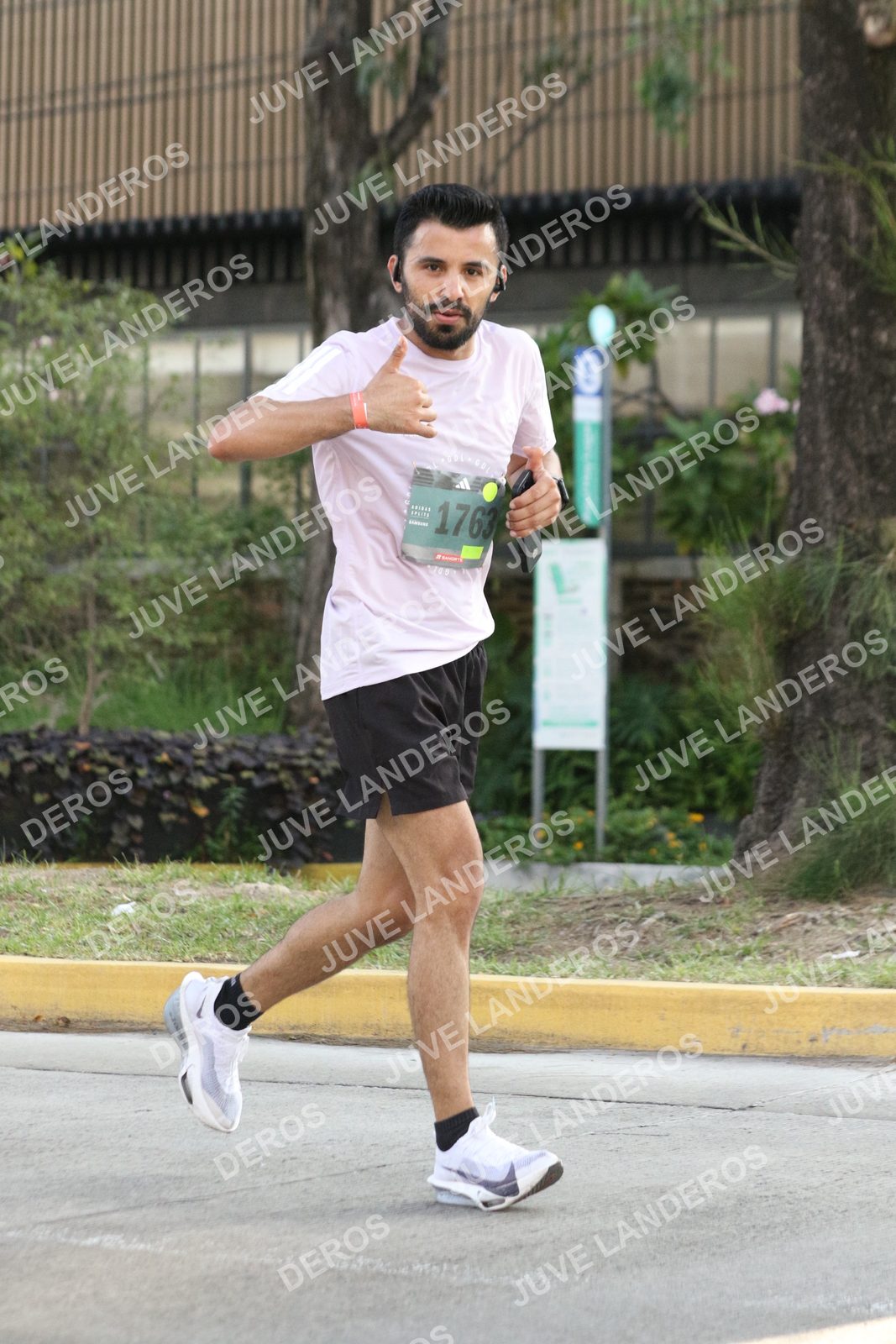 Foto de ADIDAS SPLITS GUADALAJARA 15K / 30K en Av. San Ignacio esquina Av. Ignacio L. Vallarta, Zapopan a las 08:41 · dorsal 1763