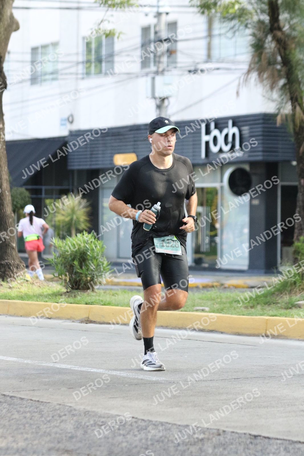 Foto de ADIDAS SPLITS GUADALAJARA 15K / 30K en Av. San Ignacio esquina Av. Ignacio L. Vallarta, Zapopan a las 08:44 · dorsal 1328