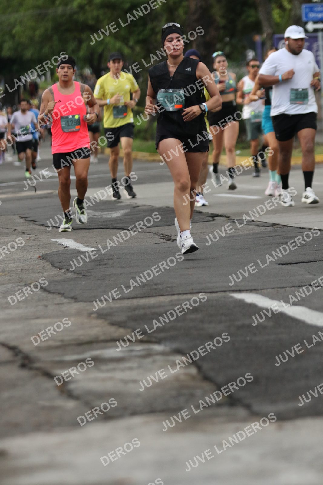 Foto de ADIDAS SPLITS GUADALAJARA 15K / 30K en Av. San Ignacio esquina Av. Ignacio L. Vallarta, Zapopan a las 06:57 · dorsal 3835, 1298