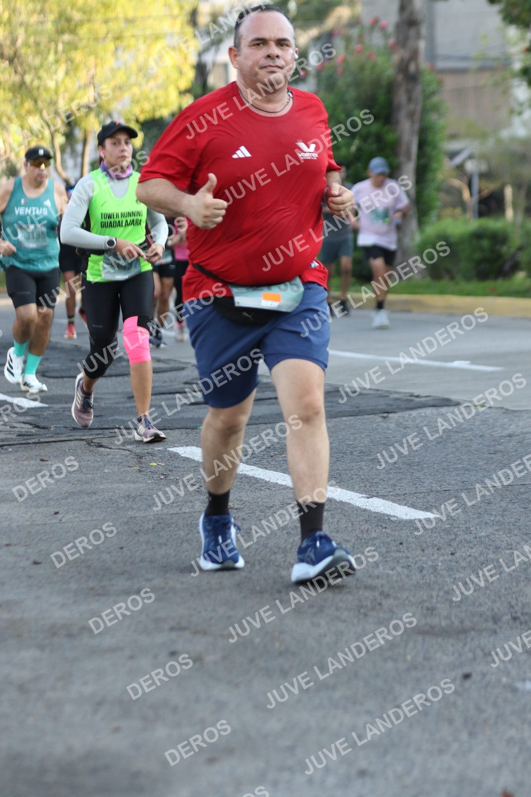 Foto de ADIDAS SPLITS GUADALAJARA 15K / 30K en Av. San Ignacio esquina Av. Ignacio L. Vallarta, Zapopan a las 07:37 · dorsal 3185
