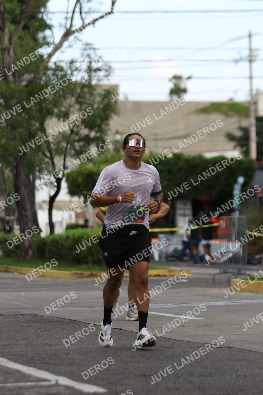 Foto de ADIDAS SPLITS GUADALAJARA 15K / 30K en Av. San Ignacio esquina Av. Ignacio L. Vallarta, Zapopan a las 09:08 · dorsal 1369
