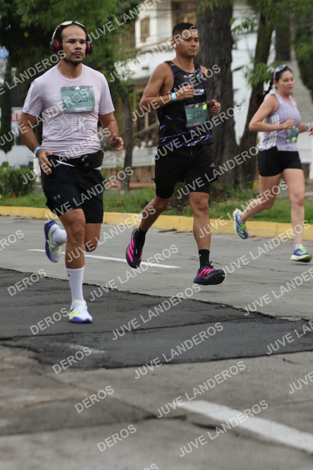 Foto de ADIDAS SPLITS GUADALAJARA 15K / 30K en Av. San Ignacio esquina Av. Ignacio L. Vallarta, Zapopan a las 06:55 · dorsal 1134, 1580