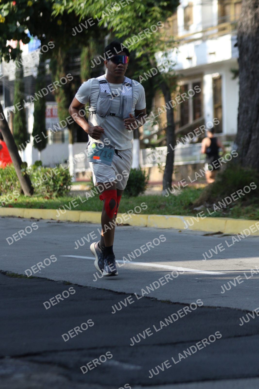 Foto de ADIDAS SPLITS GUADALAJARA 15K / 30K en Av. San Ignacio esquina Av. Ignacio L. Vallarta, Zapopan a las 08:25 · dorsal 2714