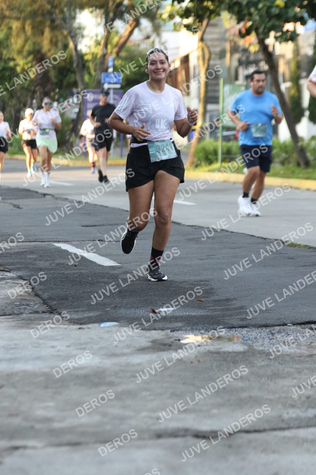 Foto de ADIDAS SPLITS GUADALAJARA 15K / 30K en Av. San Ignacio esquina Av. Ignacio L. Vallarta, Zapopan a las 07:14 · dorsal 3241