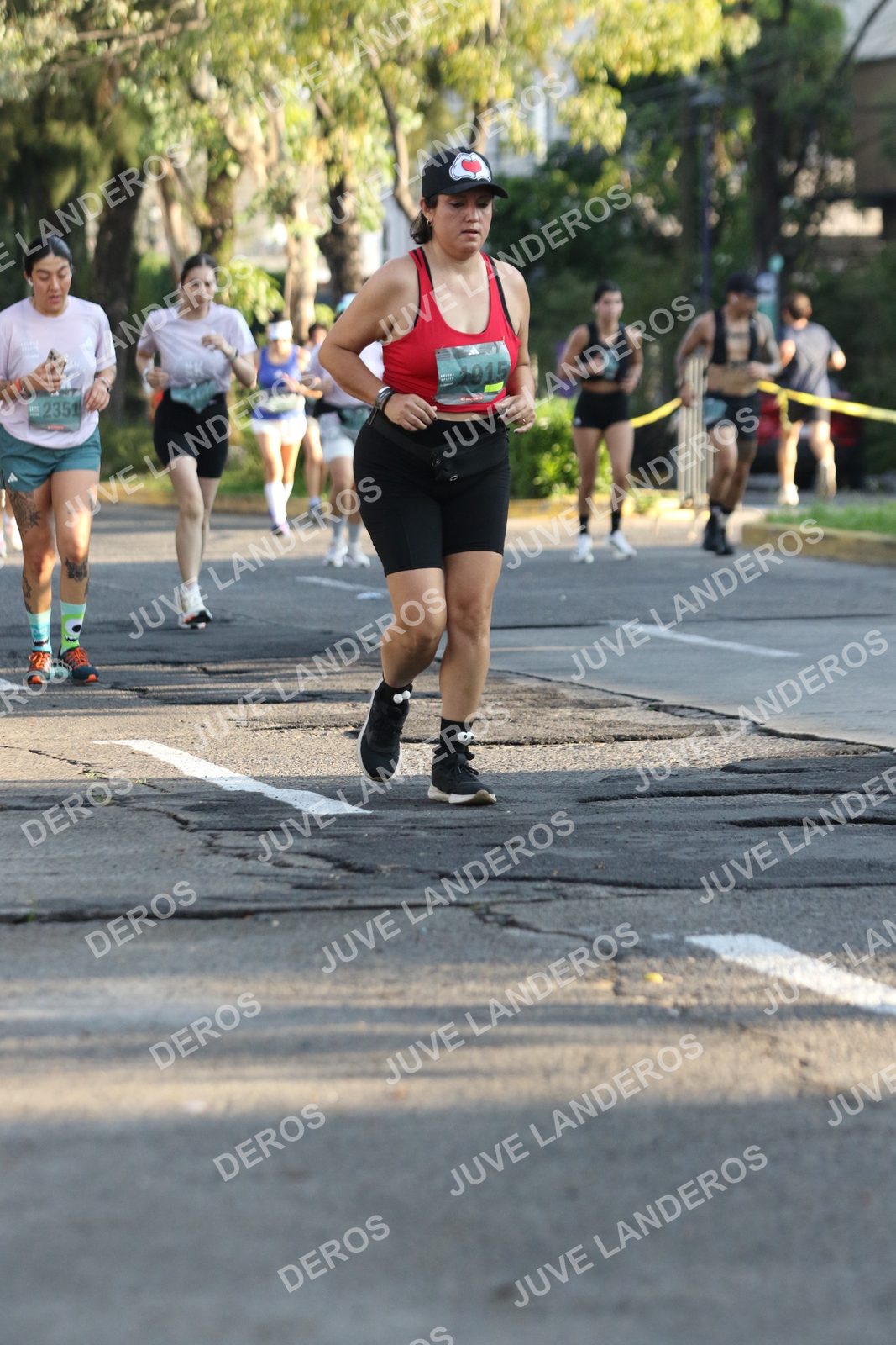 Foto de ADIDAS SPLITS GUADALAJARA 15K / 30K en Av. San Ignacio esquina Av. Ignacio L. Vallarta, Zapopan a las 07:54 · dorsal 1915, 2351