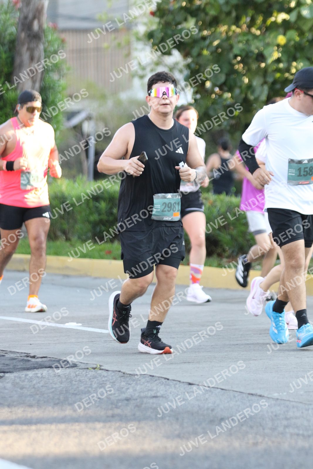 Foto de ADIDAS SPLITS GUADALAJARA 15K / 30K en Av. San Ignacio esquina Av. Ignacio L. Vallarta, Zapopan a las 07:49 · dorsal 2981, 158