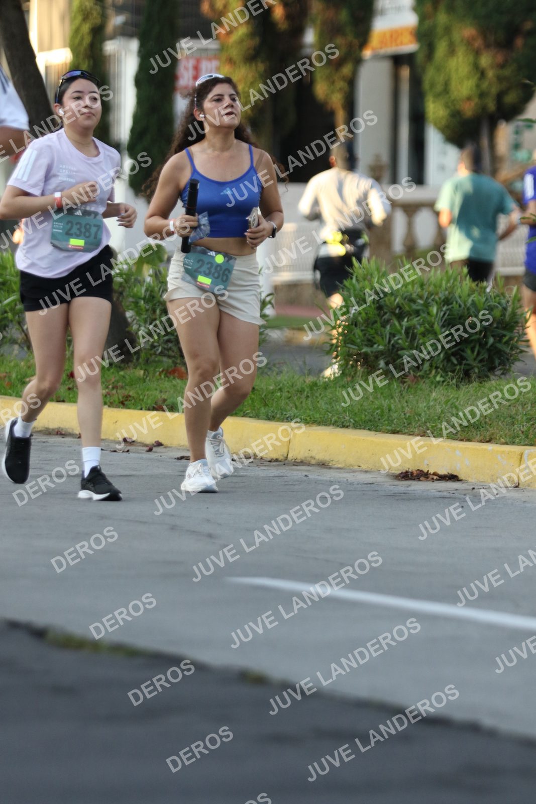 Foto de ADIDAS SPLITS GUADALAJARA 15K / 30K en Av. San Ignacio esquina Av. Ignacio L. Vallarta, Zapopan a las 07:21 · dorsal 2387, 2386