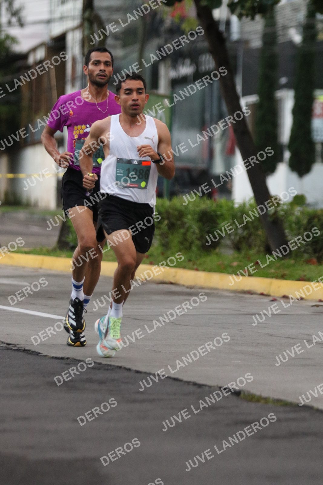Foto de ADIDAS SPLITS GUADALAJARA 15K / 30K en Av. San Ignacio esquina Av. Ignacio L. Vallarta, Zapopan a las 06:46 · dorsal 1386