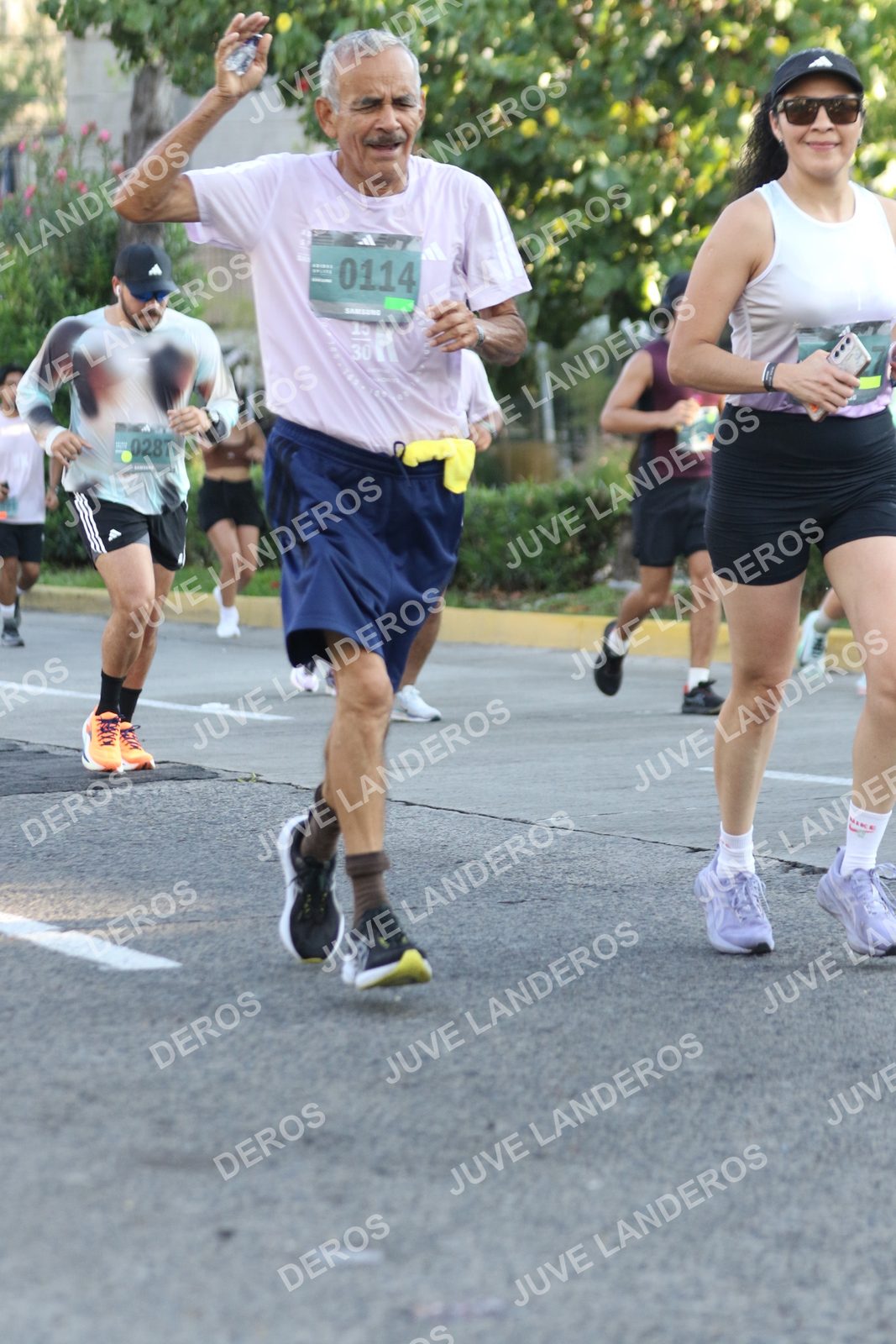 Foto de ADIDAS SPLITS GUADALAJARA 15K / 30K en Av. San Ignacio esquina Av. Ignacio L. Vallarta, Zapopan a las 07:47 · dorsal 114, 287, 30
