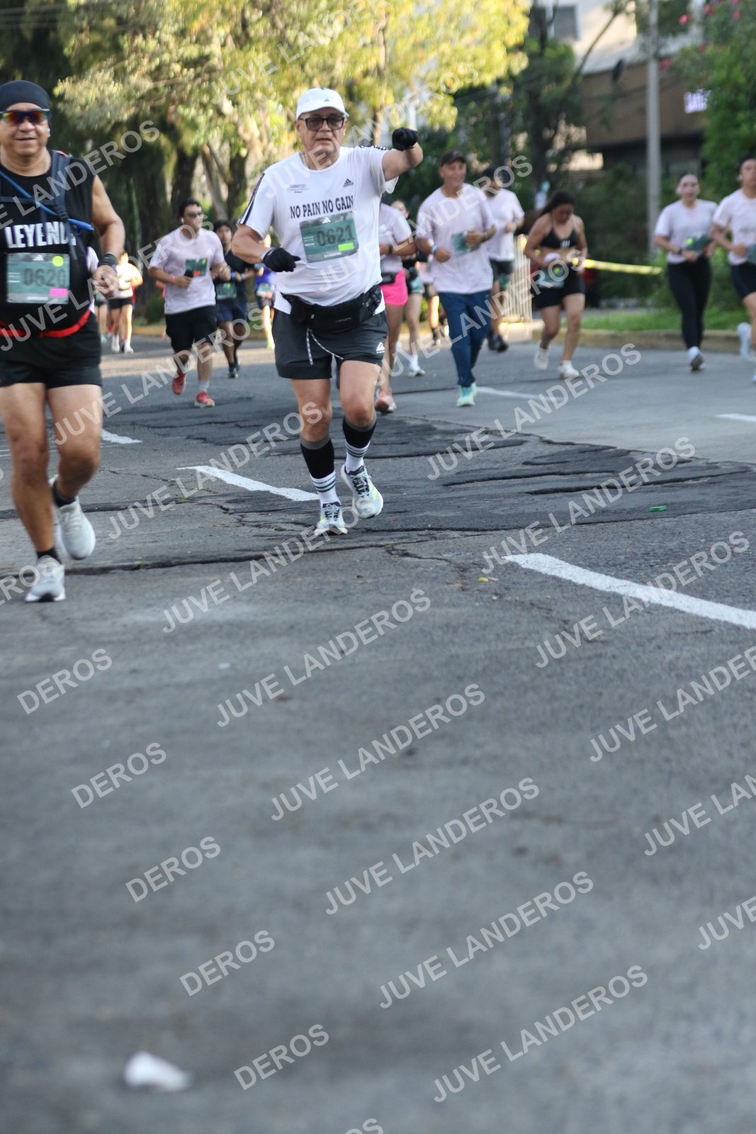 Foto de ADIDAS SPLITS GUADALAJARA 15K / 30K en Av. San Ignacio esquina Av. Ignacio L. Vallarta, Zapopan a las 07:44 · dorsal 620, 621
