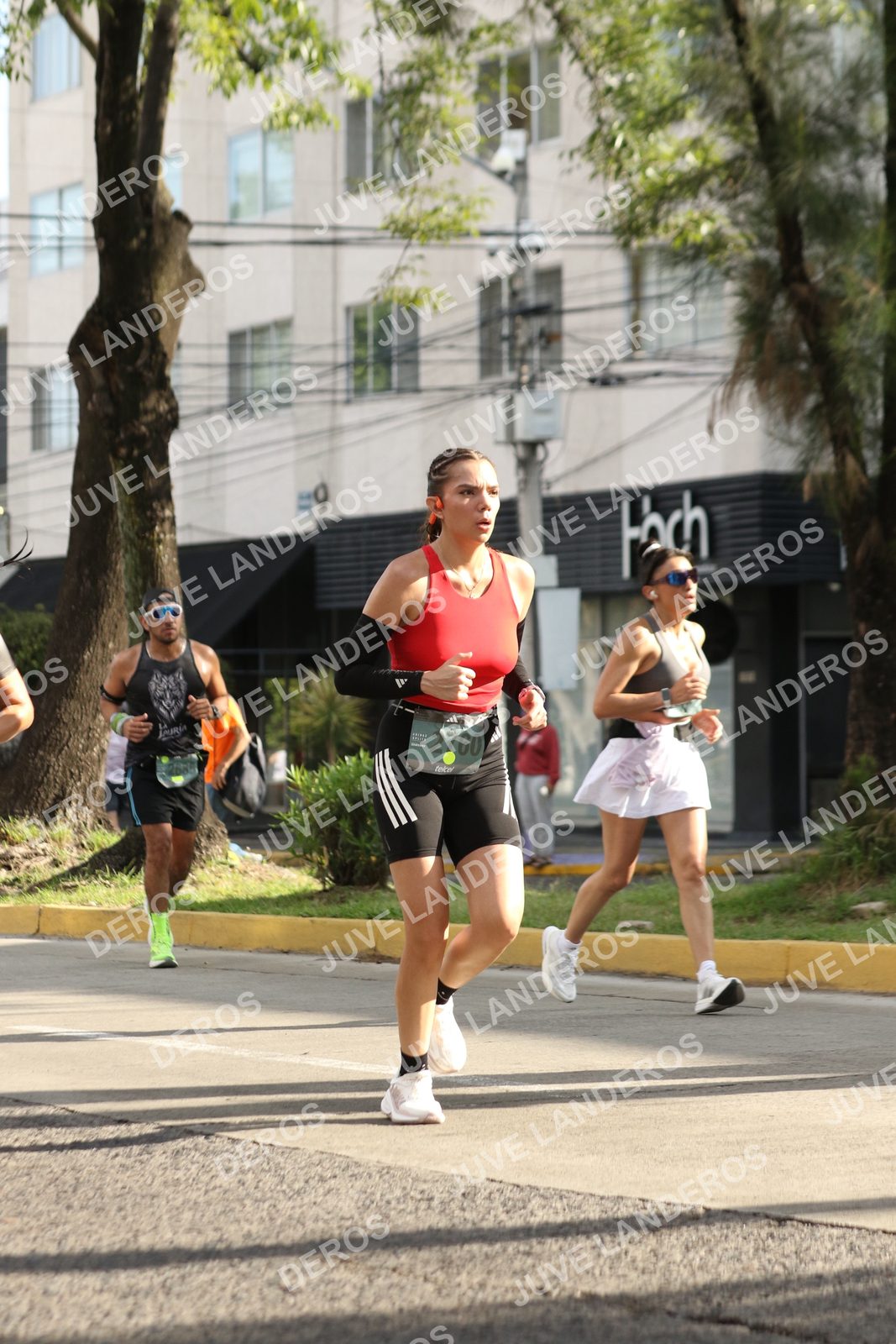 Foto de ADIDAS SPLITS GUADALAJARA 15K / 30K en Av. San Ignacio esquina Av. Ignacio L. Vallarta, Zapopan a las 08:56 · dorsal 2760